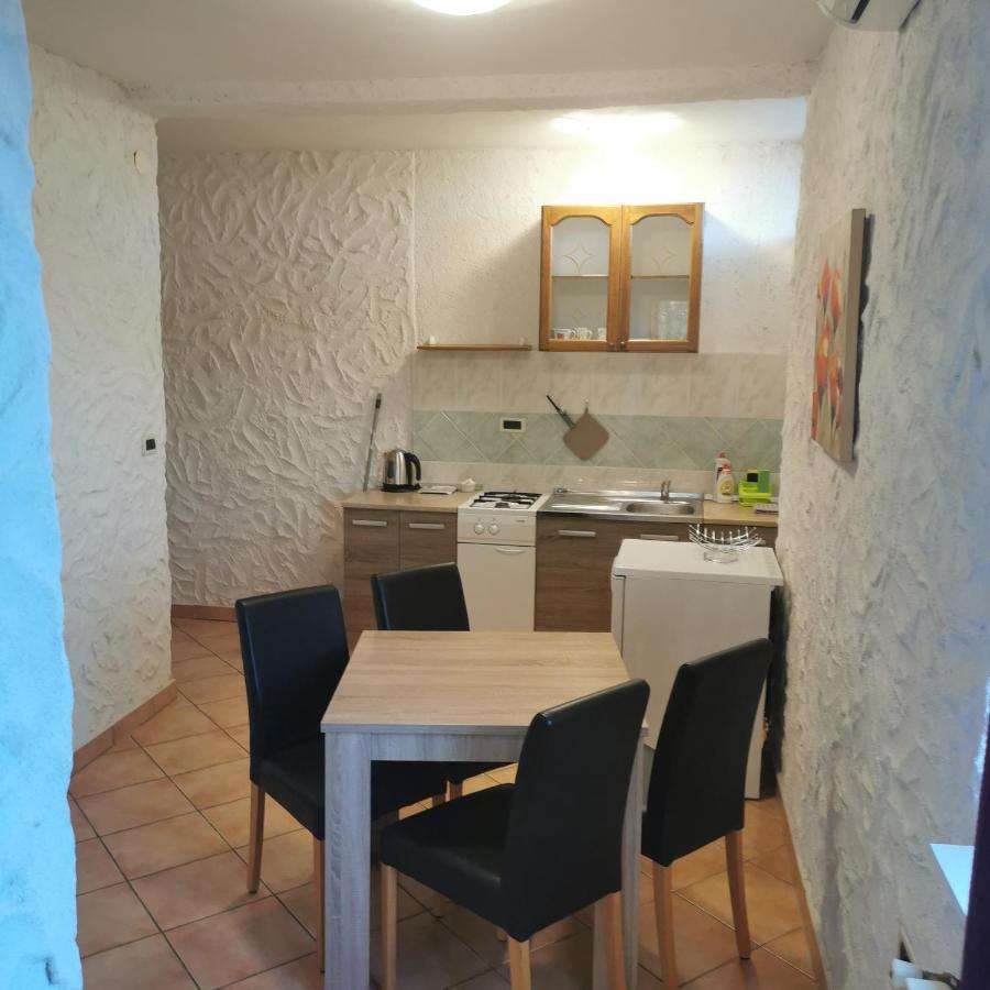 Apartment mit Balkon